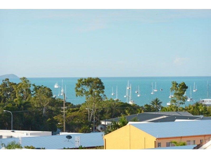 109/2 Eshelby Drive, Cannonvale QLD 4802