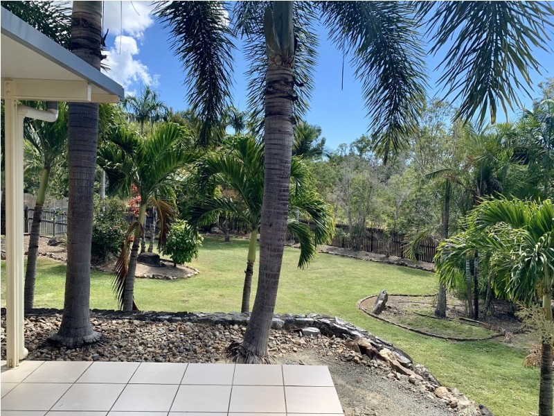 67 Parkwood Terrace, Cannonvale QLD 4802