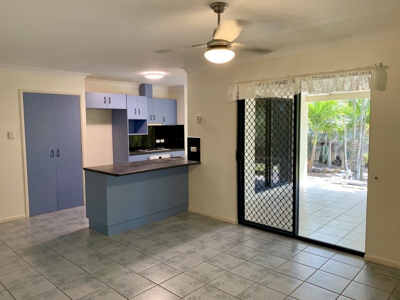 67 Parkwood Terrace, Cannonvale QLD 4802