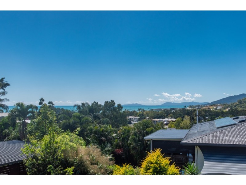 15 Woomerah Avenue, Cannonvale QLD 4802
