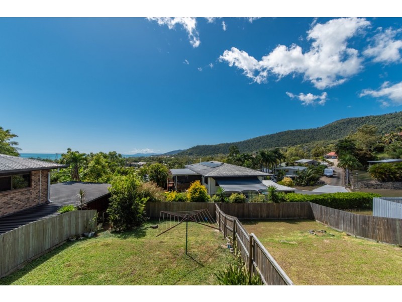 15 Woomerah Avenue, Cannonvale QLD 4802