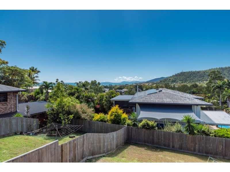 15 Woomerah Avenue, Cannonvale QLD 4802