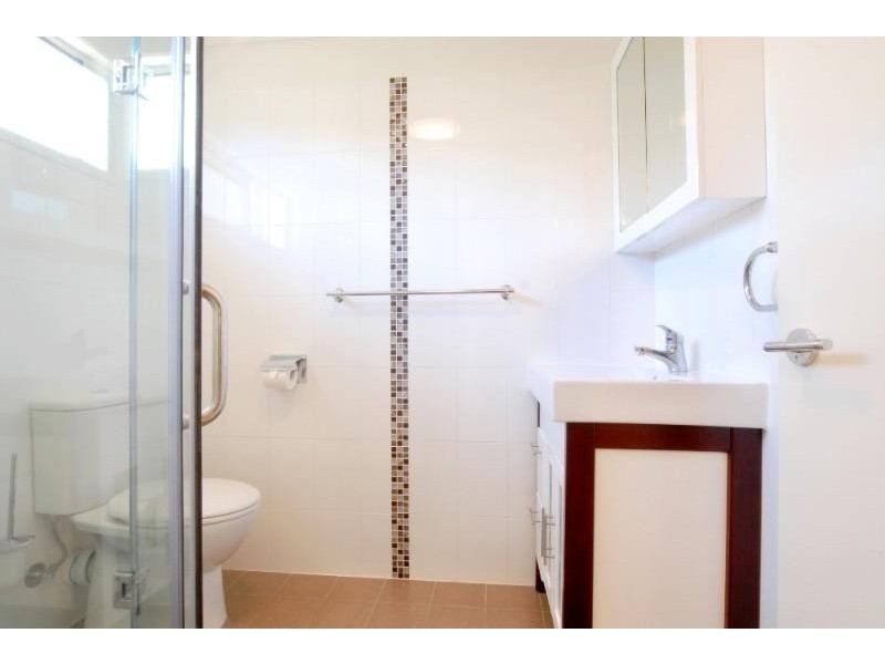 4/9 Pleasant Drive, Cannonvale QLD 4802