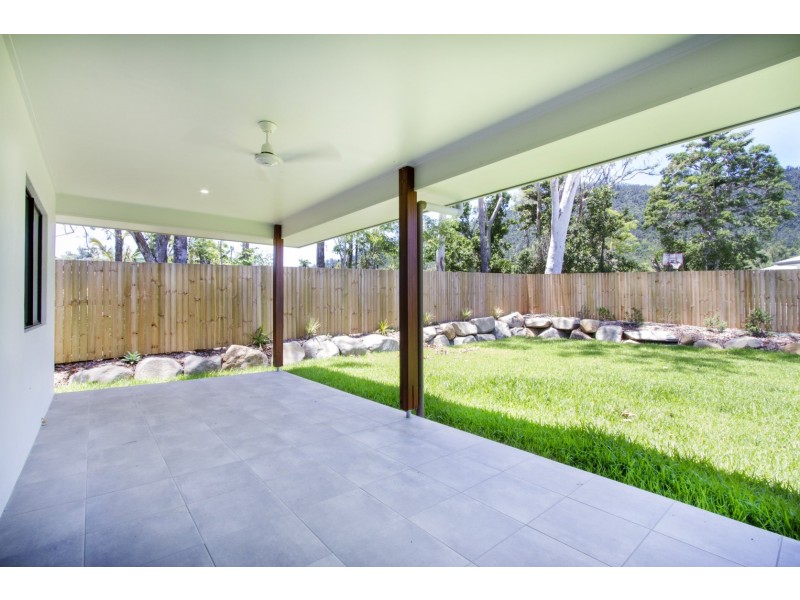 2/11 Jessamine Close, Cannonvale QLD 4802