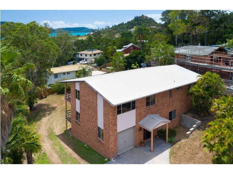 36 Manooka Drive, Cannonvale QLD 4802