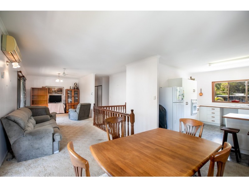 36 Manooka Drive, Cannonvale QLD 4802
