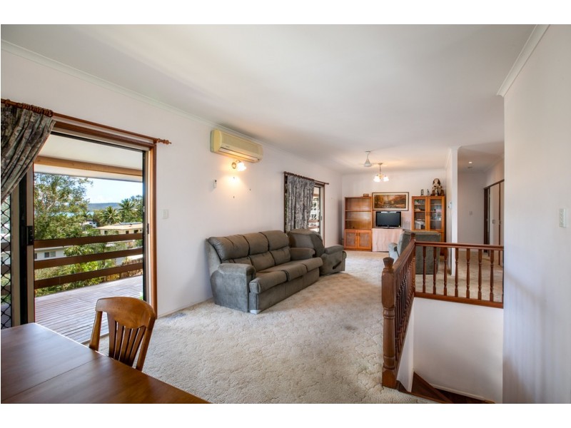 36 Manooka Drive, Cannonvale QLD 4802