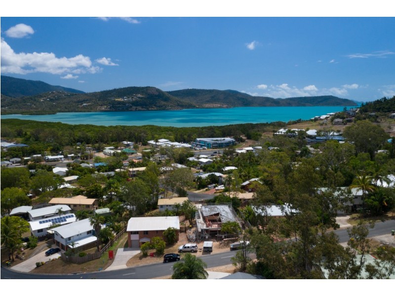 36 Manooka Drive, Cannonvale QLD 4802