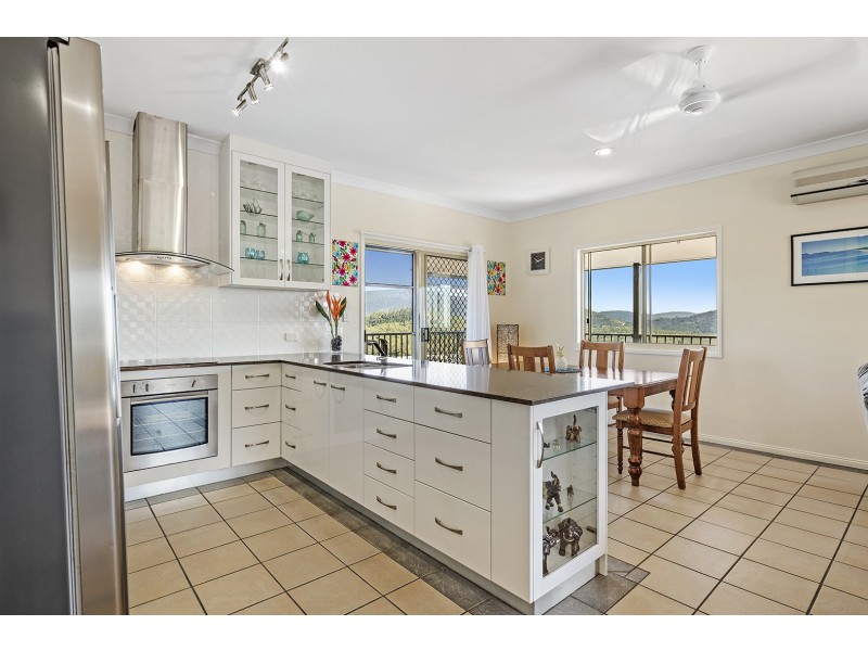 7/14 Hamilton Avenue, Cannonvale QLD 4802
