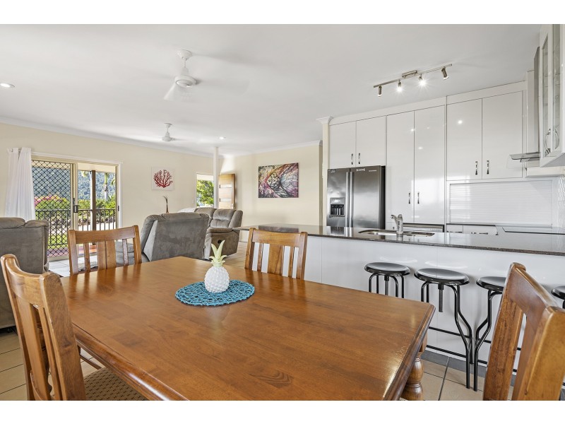 7/14 Hamilton Avenue, Cannonvale QLD 4802