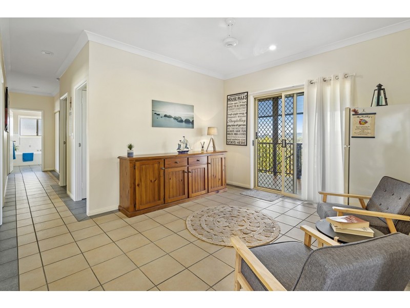 7/14 Hamilton Avenue, Cannonvale QLD 4802