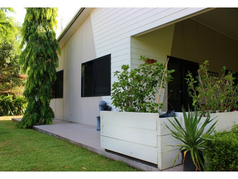 2/1664C Shute Harbour Road, Cannonvale QLD 4802
