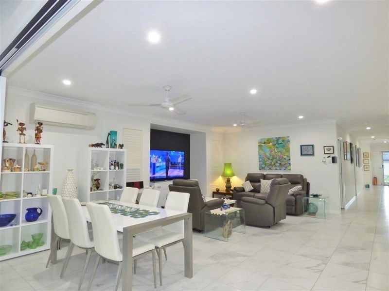 34 Abell Road, Cannonvale QLD 4802