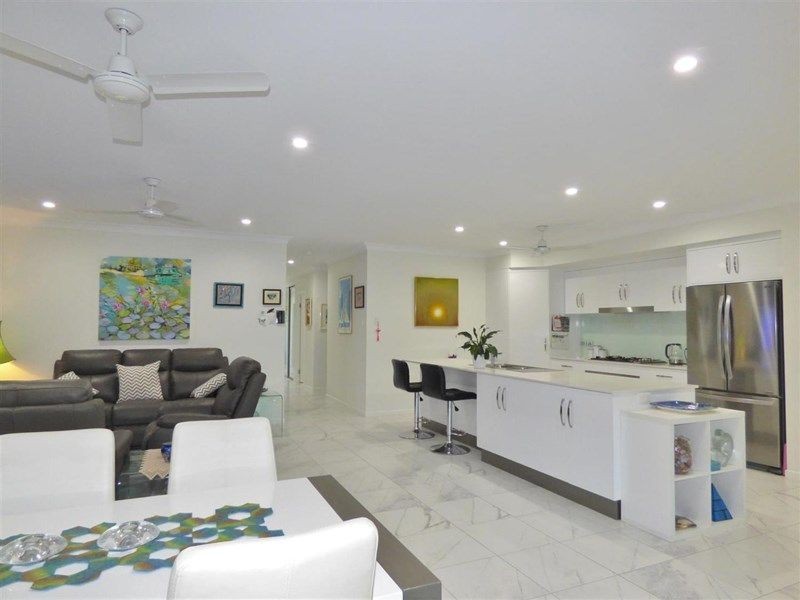 34 Abell Road, Cannonvale QLD 4802