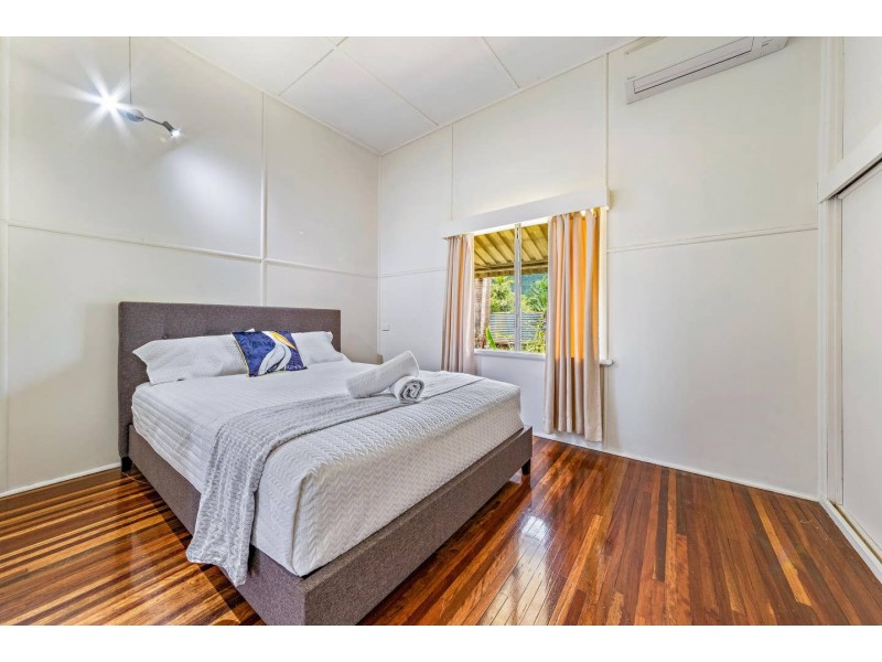 5 Beach Road, Cannonvale QLD 4802