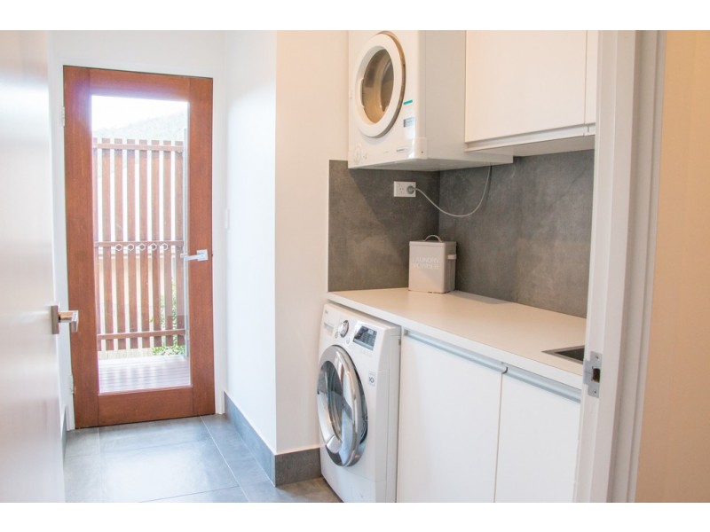 6 Scenic Ridge Drive, Cannonvale QLD 4802