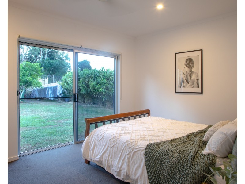 6 Scenic Ridge Drive, Cannonvale QLD 4802