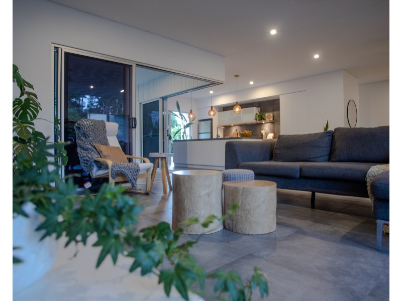 6 Scenic Ridge Drive, Cannonvale QLD 4802