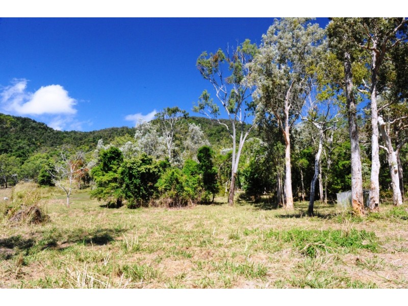 156 Orchid Road, Cannonvale QLD 4802