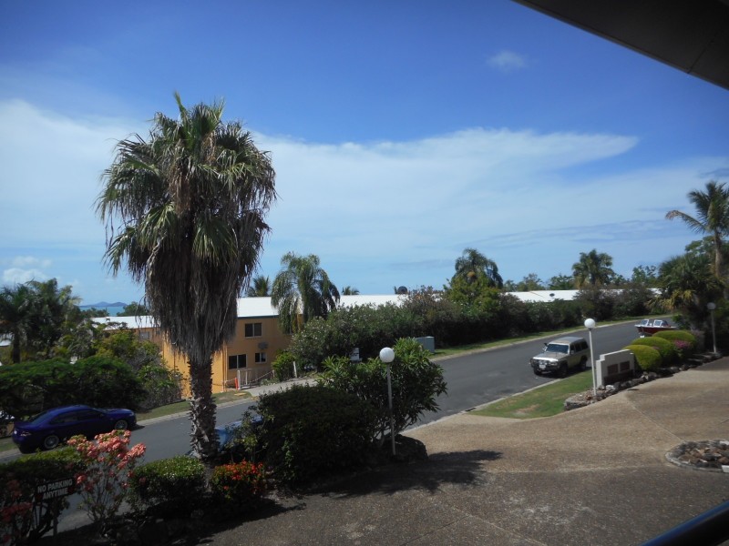 15/2 Eshelby Drive, Cannonvale QLD 4802