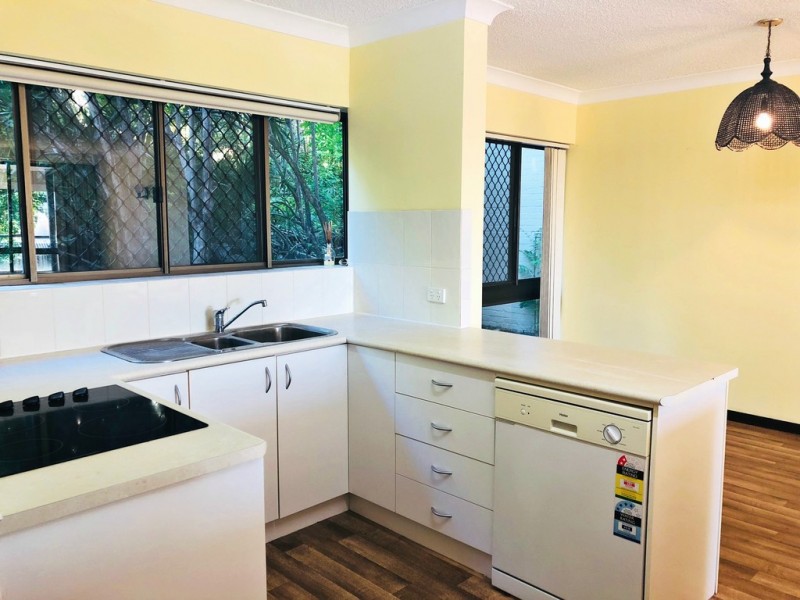 15/2 Eshelby Drive, Cannonvale QLD 4802