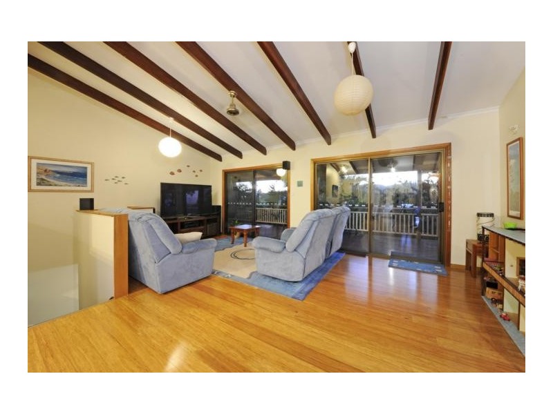 40 Island Drive, Cannonvale QLD 4802