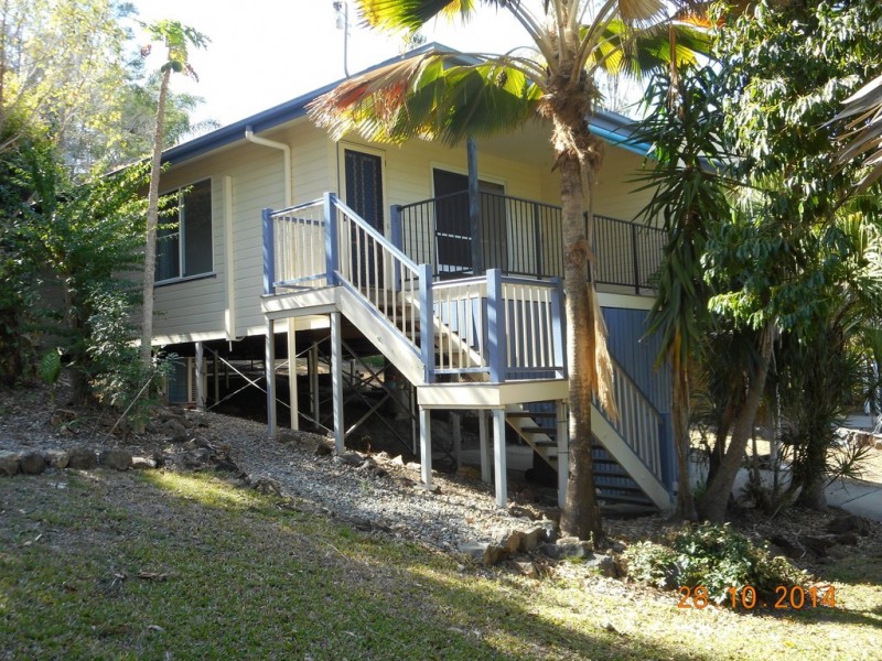 11 Wambiri Street, Cannonvale QLD 4802