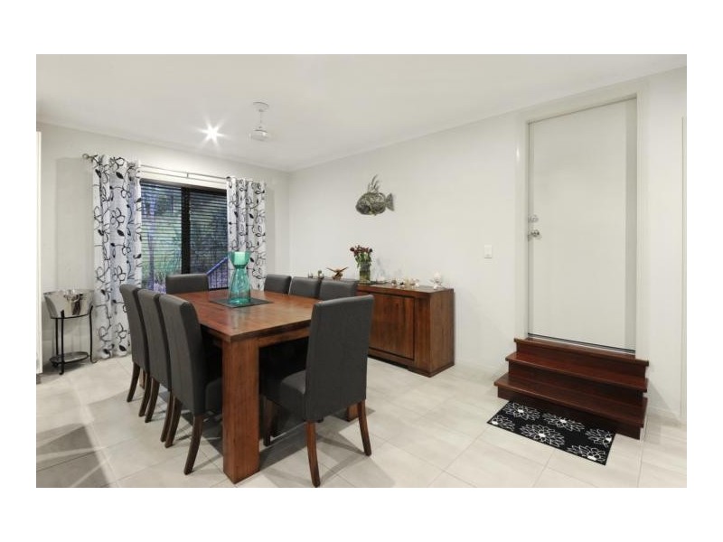 5 Scarlet Gum Cres, Cannonvale QLD 4802