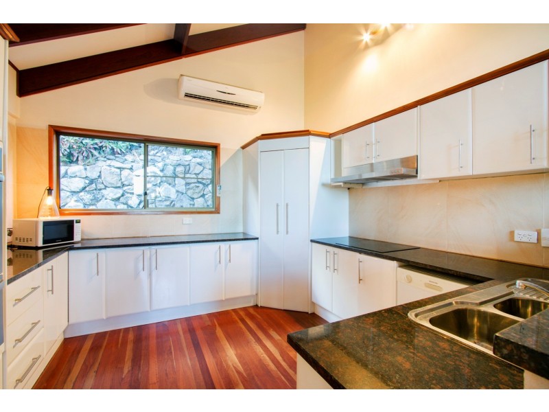 7 Kara Crescent, Airlie Beach QLD 4802