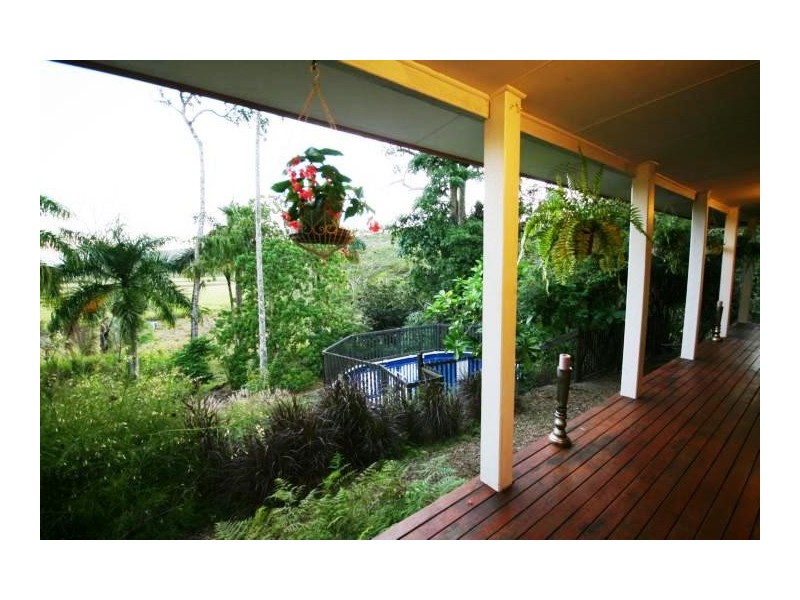 25 Laurina Drive, Strathdickie QLD 4800