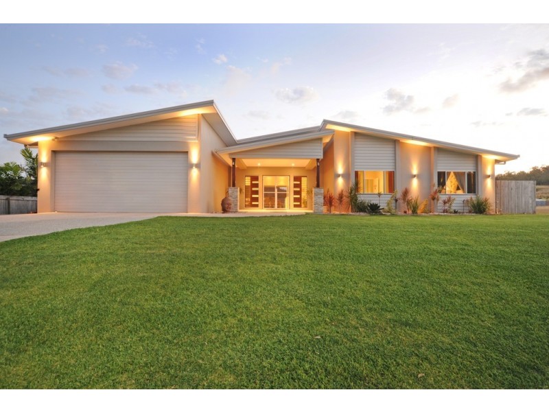 10 Henderson St, Cannonvale QLD 4802