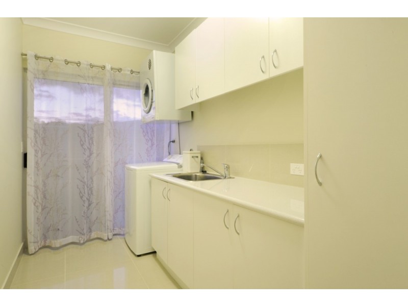 10 Henderson St, Cannonvale QLD 4802