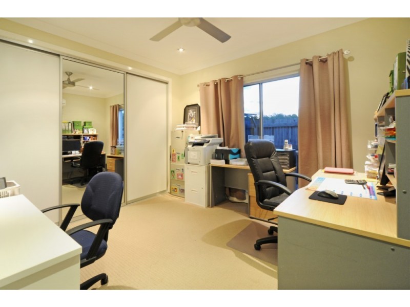 10 Henderson St, Cannonvale QLD 4802