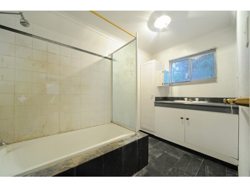 10 Mangrove Road, Cannonvale QLD 4802