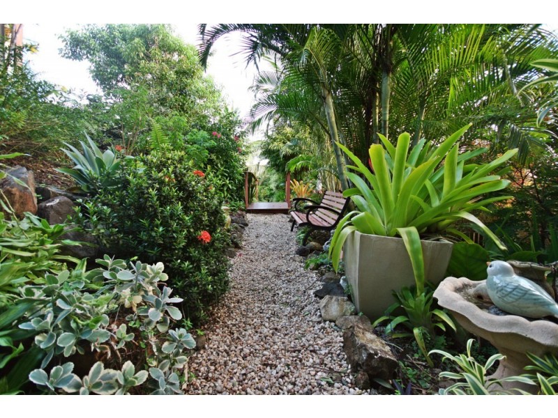 6 Golf Views Court, Cannonvale QLD 4802