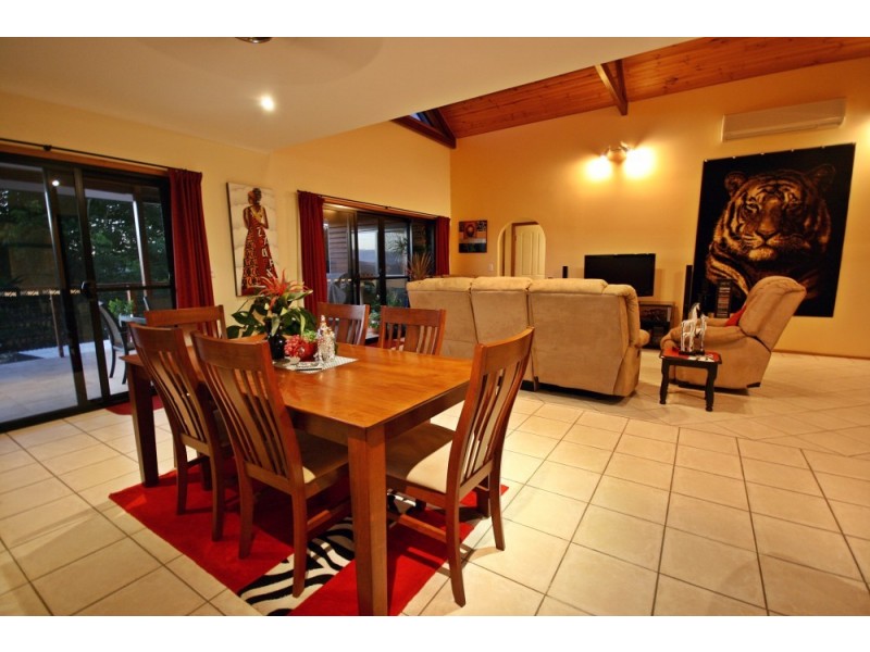 6 Golf Views Court, Cannonvale QLD 4802