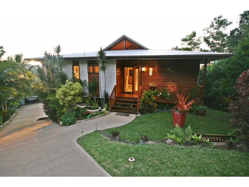 6 Golf Views Court, Cannonvale QLD 4802