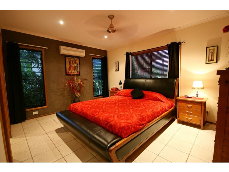 6 Golf Views Court, Cannonvale QLD 4802