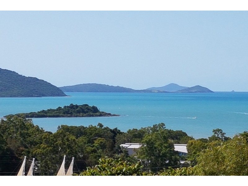 25 Island Drive, Cannonvale QLD 4802