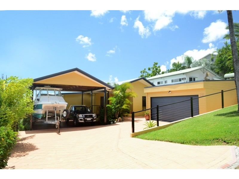 25 Island Drive, Cannonvale QLD 4802