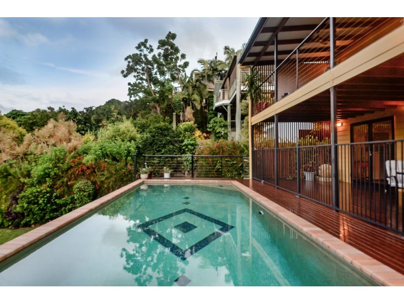 25 Island Drive, Cannonvale QLD 4802