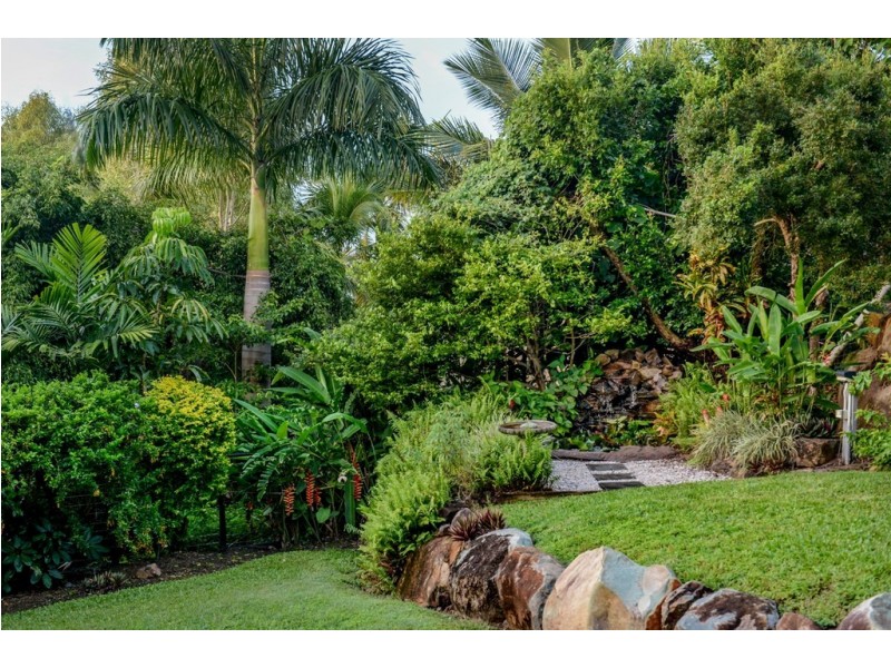 25 Island Drive, Cannonvale QLD 4802