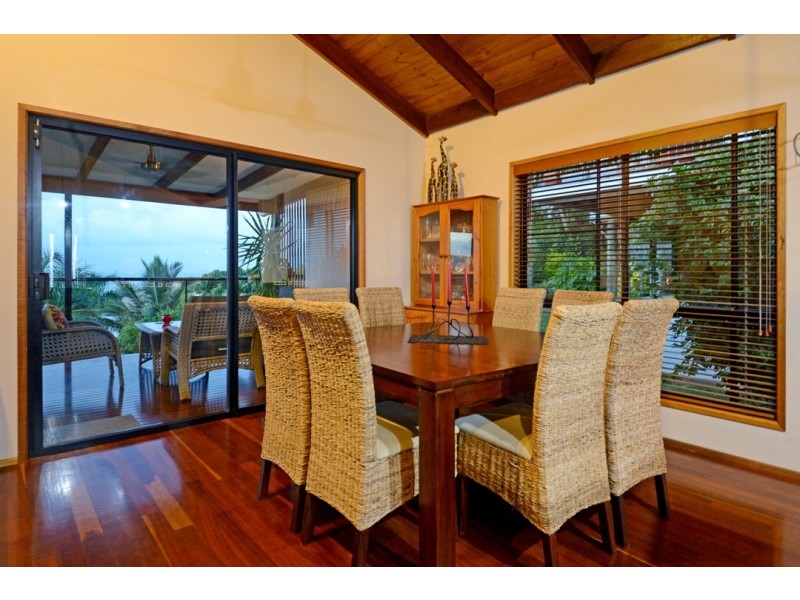 25 Island Drive, Cannonvale QLD 4802