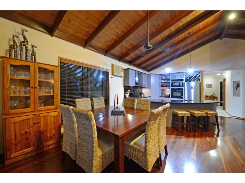 25 Island Drive, Cannonvale QLD 4802