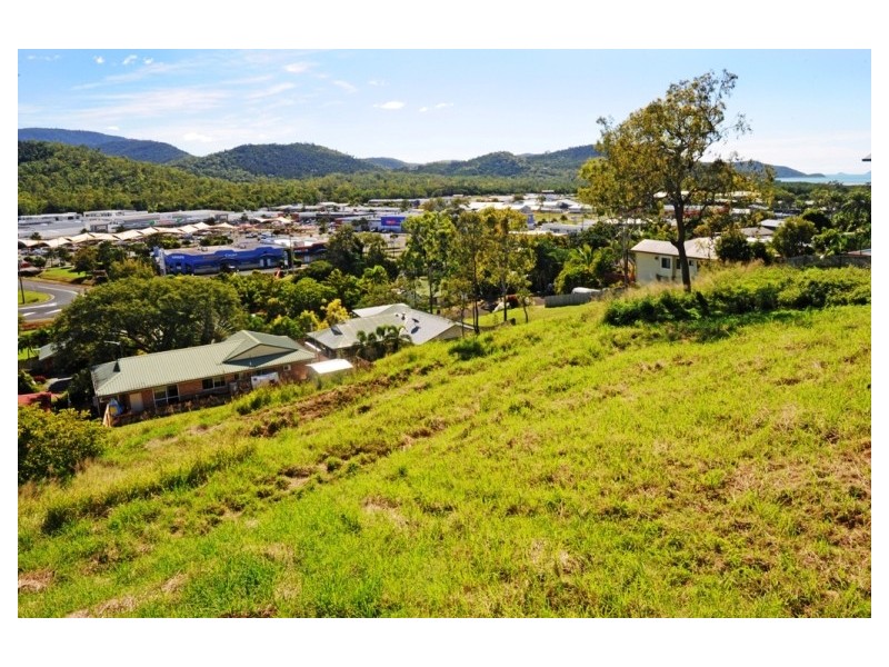 24 Whitehaven Crescent, Cannonvale QLD 4802