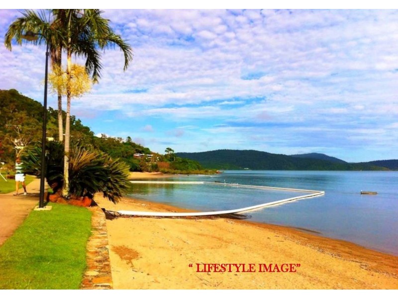 24 Whitehaven Crescent, Cannonvale QLD 4802