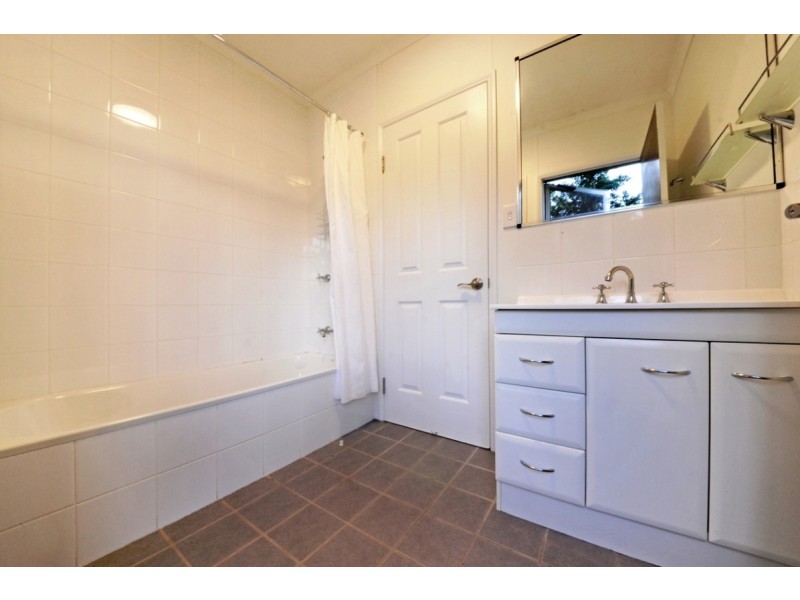 40 Domenica Road, Sugarloaf QLD 4800