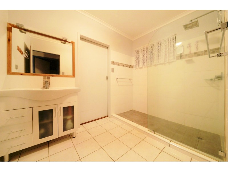 40 Tropic Road, Cannonvale QLD 4802