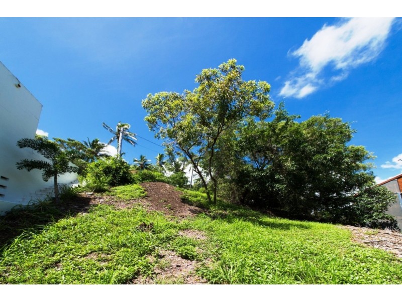 19 Passage Avenue, Shute Harbour QLD 4802