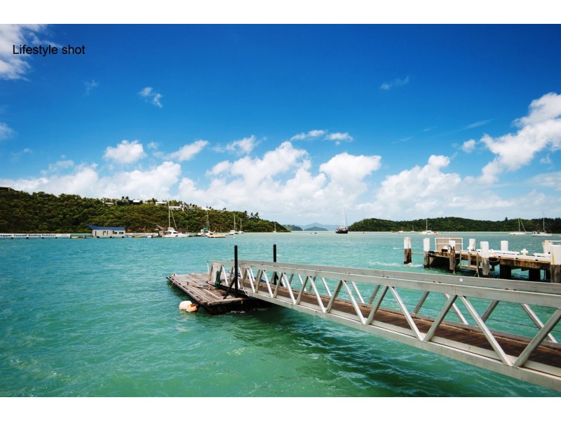 19 Passage Avenue, Shute Harbour QLD 4802